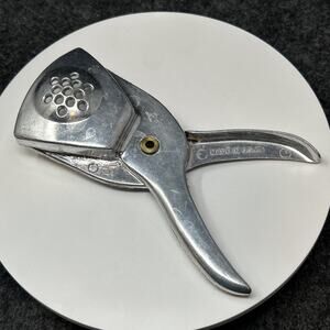 VTG Irvin Ware Aluminum Hand Held Citrus Lemon Lime Squeezer Juicer Made in USA